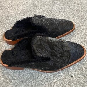 Free people, black velvet mules, slides, 38 (7.5/8)butterfly effect. Good cond.